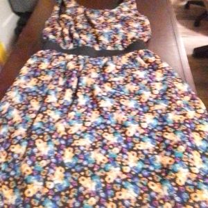 NEVER BEEN WORM SIZE SMALL SUMMER DRESS